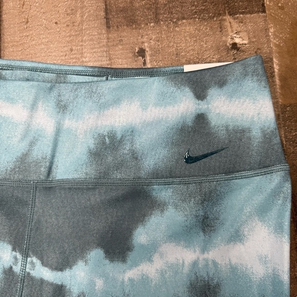 NWT Nike Mid Rise Bike Short size Large - Picture 5 of 10